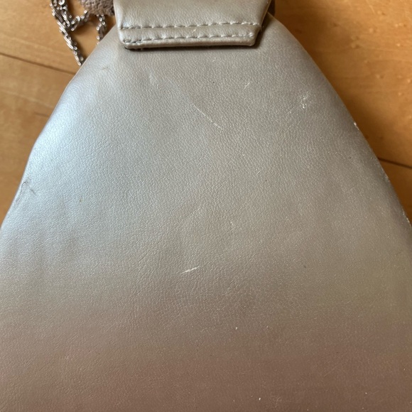 Vintage Jeanne Lottie silver leather novelty handbag - Picture 7 of 9